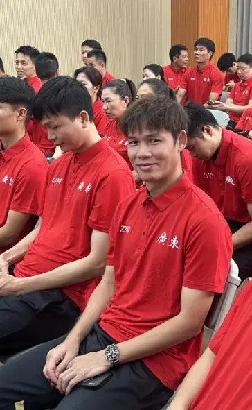 43歲前國(guó)腳李健華再啟程:全運(yùn)會(huì)群眾組五人制老將戰(zhàn) 43歲前國(guó)腳李健華再啟程:全運(yùn)會(huì)群眾組五人制老將戰(zhàn)