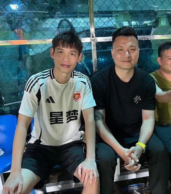 43歲前國(guó)腳李健華再啟程:全運(yùn)會(huì)群眾組五人制老將戰(zhàn) 43歲前國(guó)腳李健華再啟程:全運(yùn)會(huì)群眾組五人制老將戰(zhàn)