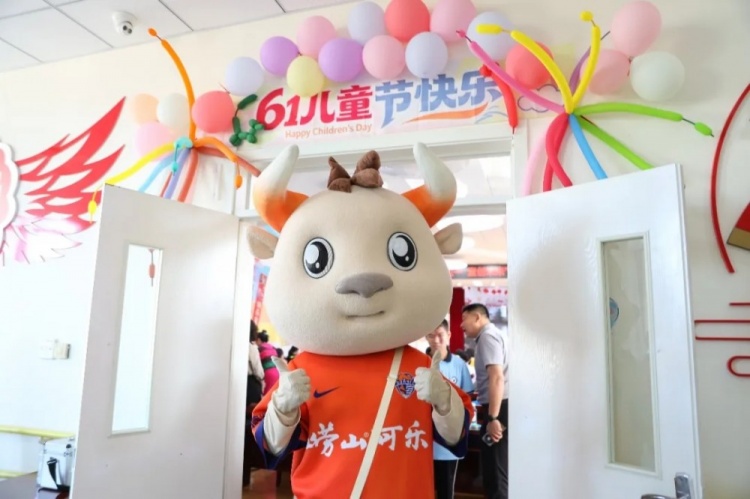 青島海牛六一公益行動(dòng)：從福利院到匯演現(xiàn)場